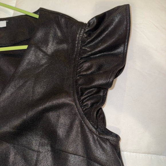 Voy Women’s size XL Black Faux Leather V neck Top with Ruffled Sleeves - Picture 2 of 6